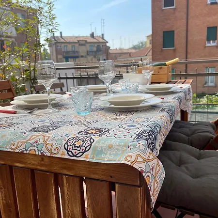 “al 57”…. A Quiet Corner In Appartement Ferrara